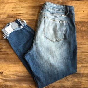 KanCan Midrise Distressed Ankle Skinny Jean Light to Medium Wash Jeans 2X 16W